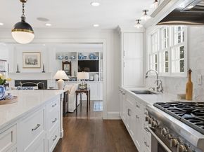 16 Pickwick Road, Marblehead MA 01945