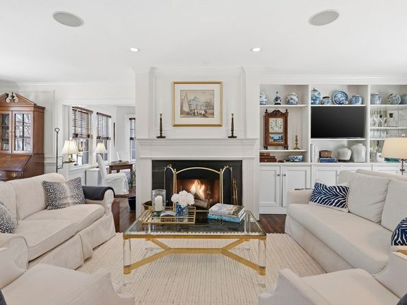 16 Pickwick Road, Marblehead MA 01945