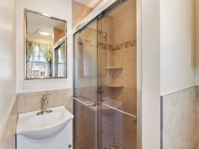 102 Suffolk St, Malden MA 02148