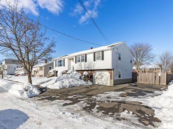 102 Suffolk St, Malden MA 02148