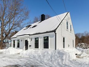 949 Union St, Rockland MA 02370