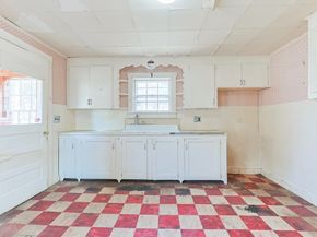 211 Dutcher St, Hopedale MA 01747