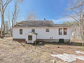211 Dutcher St, Hopedale MA 01747
