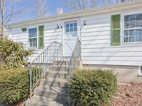 211 Dutcher St, Hopedale MA 01747