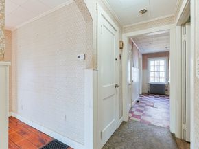 211 Dutcher St, Hopedale MA 01747