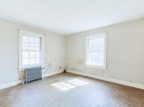 211 Dutcher St, Hopedale MA 01747