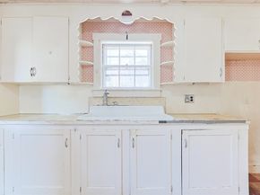 211 Dutcher St, Hopedale MA 01747