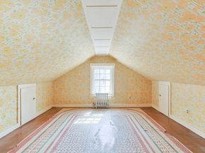 211 Dutcher St, Hopedale MA 01747