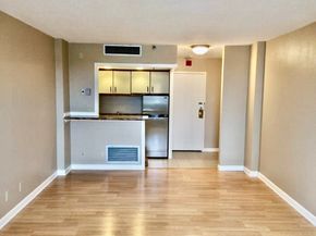 70 Southbridge St 703, Worcester MA 01608