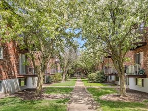 28 Westgate Rd 3, Boston MA 02467