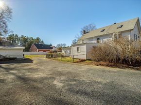 7 Green St, Carver MA 02330