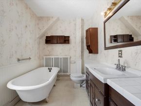 7 Green St, Carver MA 02330