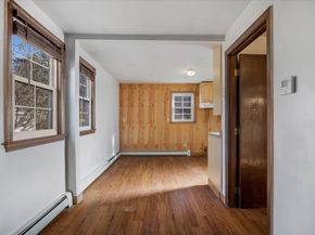 7 Green St, Carver MA 02330