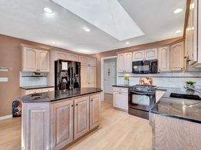 16 Sarah's Way, Peabody MA 01960