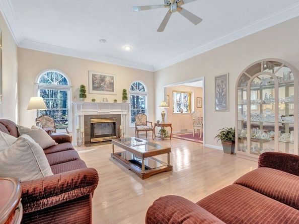 16 Sarah's Way, Peabody MA 01960