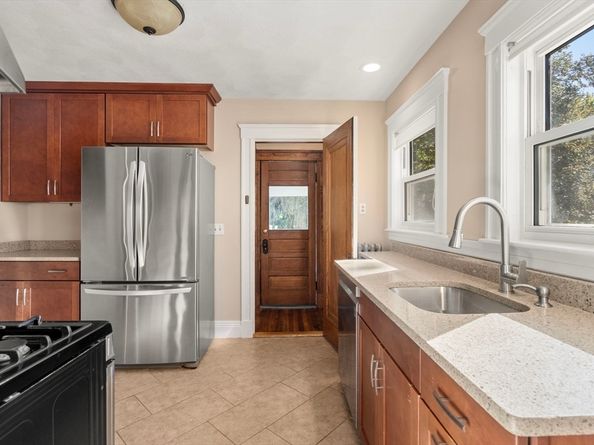 133 Hillside, Watertown MA 02472