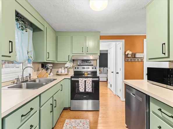 42 Stockade, Plymouth MA 02360