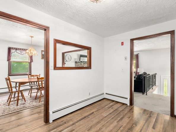 215 Chestnut St, Uxbridge MA 01569