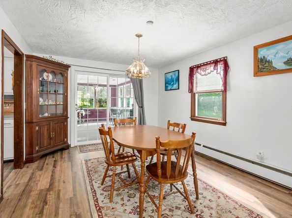 215 Chestnut St, Uxbridge MA 01569