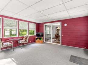 215 Chestnut St, Uxbridge MA 01569