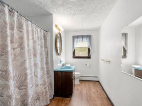 215 Chestnut St, Uxbridge MA 01569