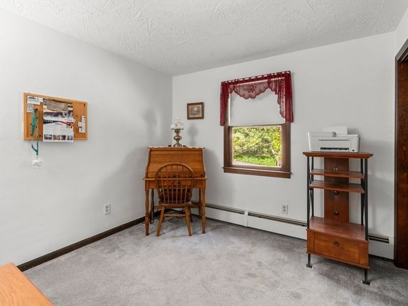 215 Chestnut St, Uxbridge MA 01569