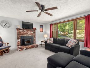 215 Chestnut St, Uxbridge MA 01569