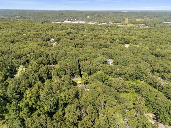 215 Chestnut St, Uxbridge MA 01569