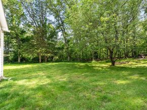 215 Chestnut St, Uxbridge MA 01569