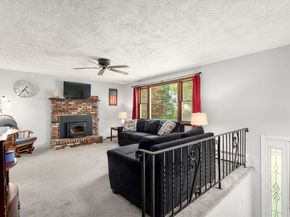 215 Chestnut St, Uxbridge MA 01569