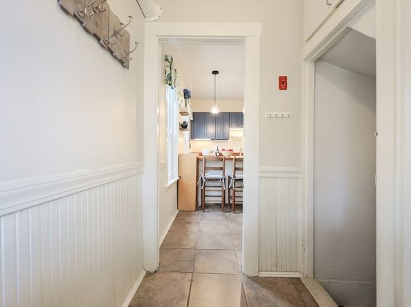 27 Oakland St 27, Watertown MA 02472