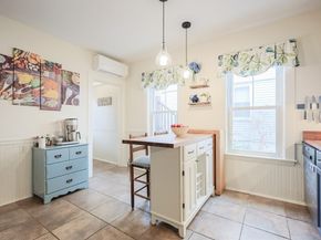 27 Oakland St 27, Watertown MA 02472