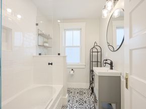 27 Oakland St 27, Watertown MA 02472