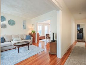 27 Oakland St 27, Watertown MA 02472