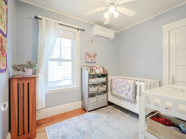 27 Oakland St 27, Watertown MA 02472