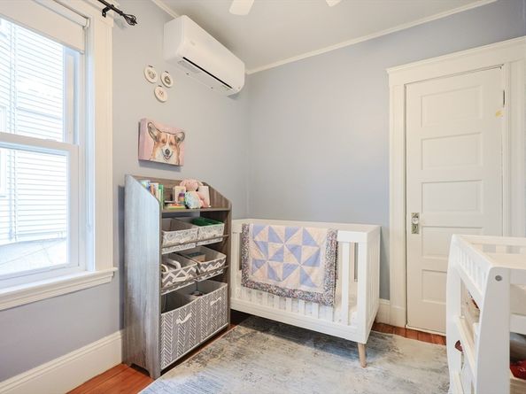 27 Oakland St 27, Watertown MA 02472