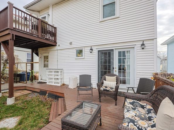 27 Oakland St 27, Watertown MA 02472