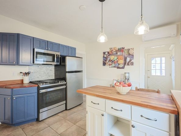 27 Oakland St 27, Watertown MA 02472