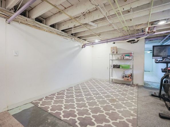 27 Oakland St 27, Watertown MA 02472