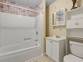 94 Brook Rd 3, Quincy MA 02169