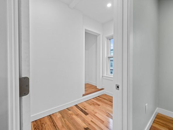 31 Wordsworth St, Boston MA 02128