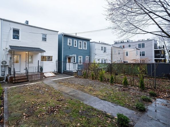 31 Wordsworth St, Boston MA 02128