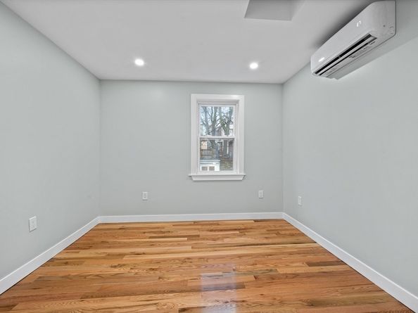 31 Wordsworth St, Boston MA 02128