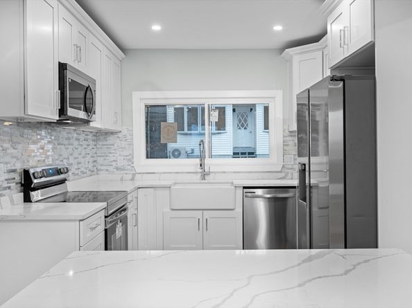 31 Wordsworth St, Boston MA 02128