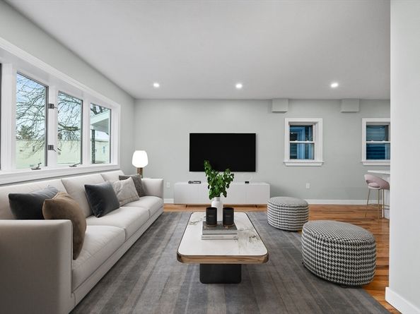 31 Wordsworth St, Boston MA 02128