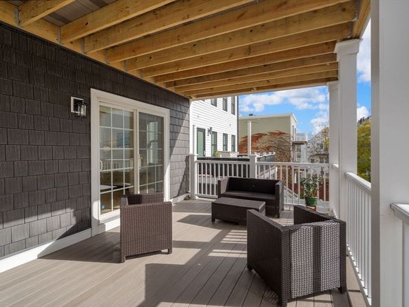 371 Maverick St 2, Boston MA 02128