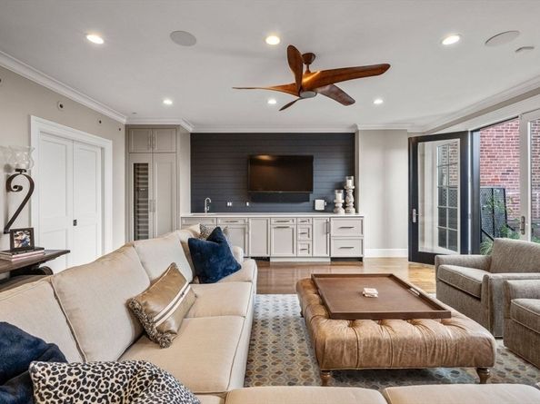 288 Commonwealth Ave 3, Boston MA 02115