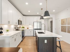 2 Codman Way 402, Westborough MA 01581