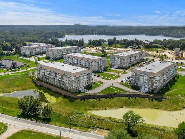 2 Codman Way 402, Westborough MA 01581