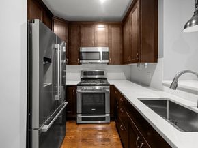 360 W 2nd St 14, Boston MA 02127